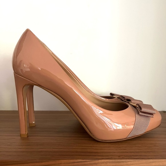 Ferragamo Vera 4” Heel - Brand New! - Picture 6 of 7